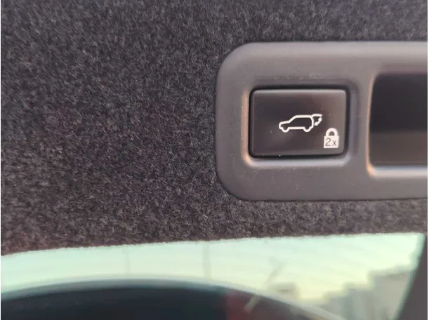 Car image 35