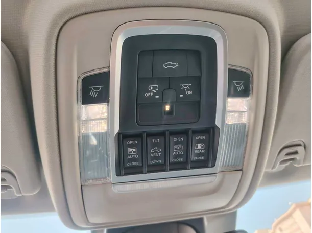 Car image 37