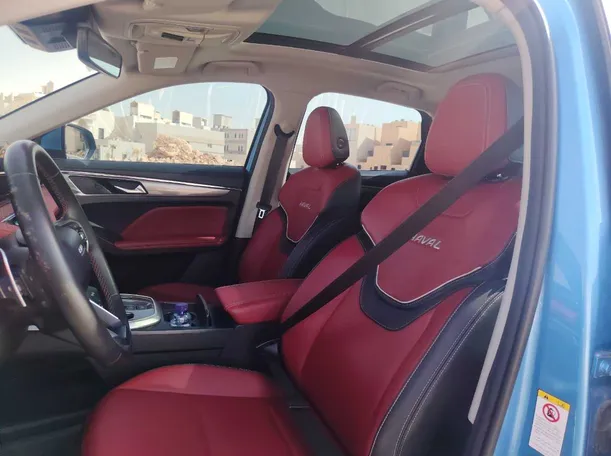Car image 12