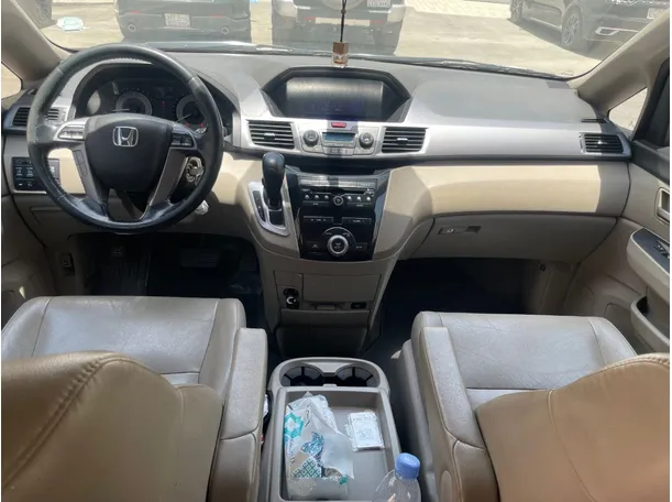 Car image 17