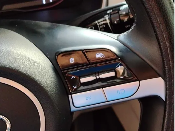 Car image 28