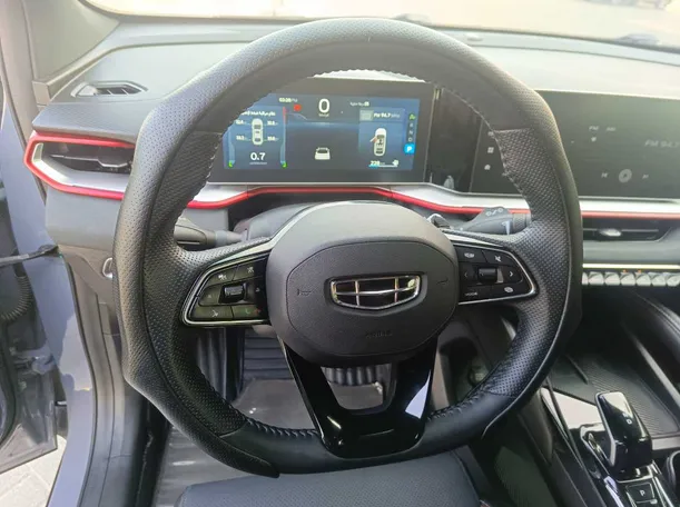 Car image 27
