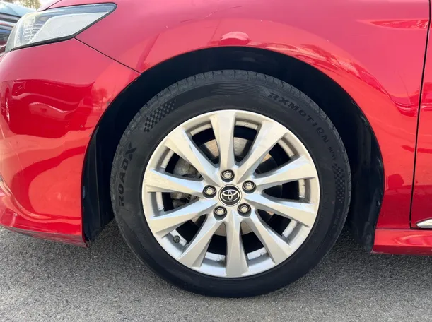 Car image 9