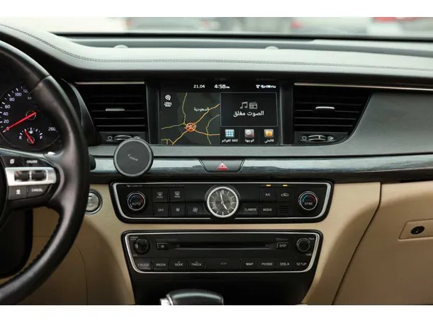 Car image 30
