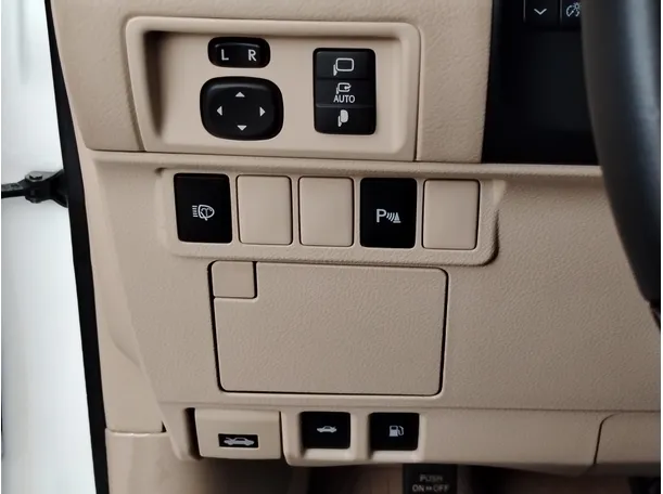Car image 33