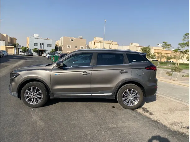 Car image 8