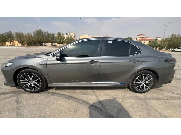 Car image 8