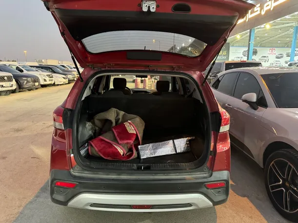 Car image 18