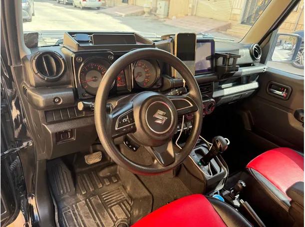 Car image 10