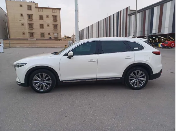 Car image 8