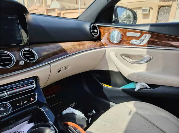 Car image 41