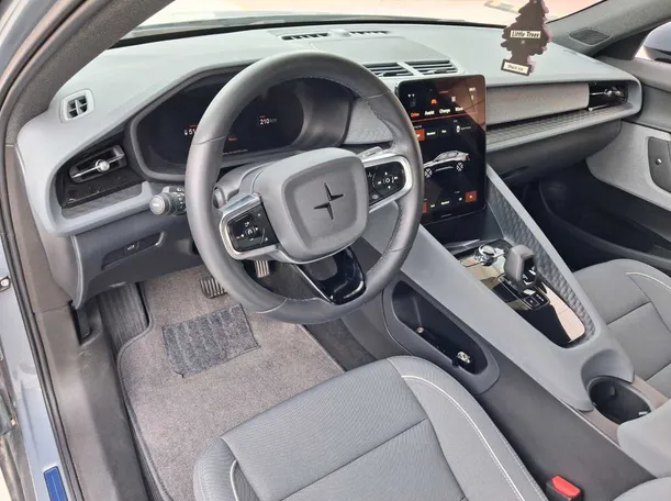 Car image 11