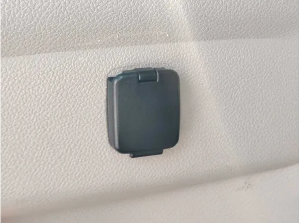 Car image 30