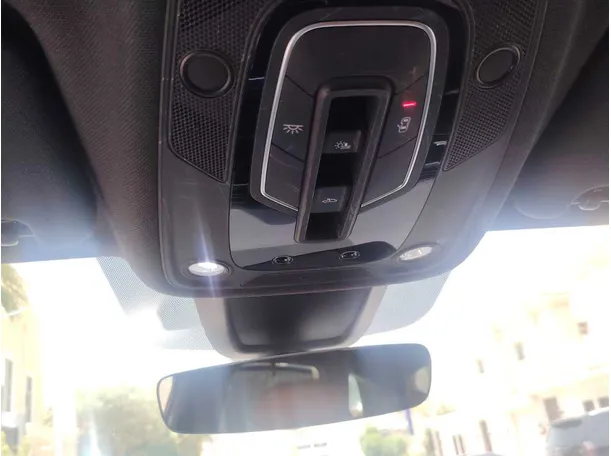 Car image 23