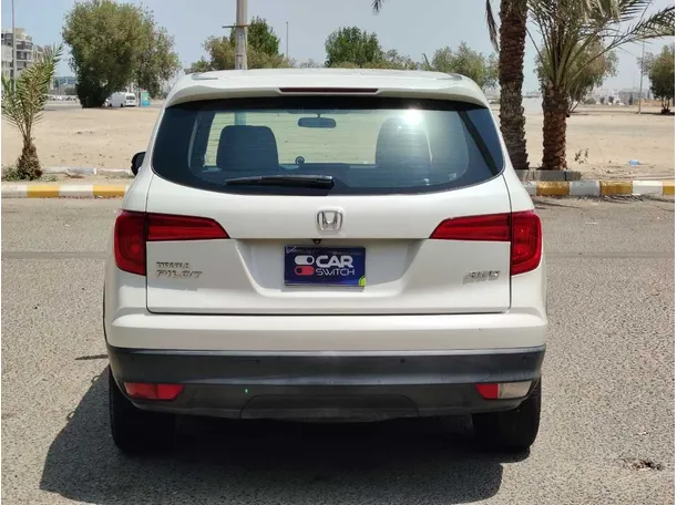 Car image 6