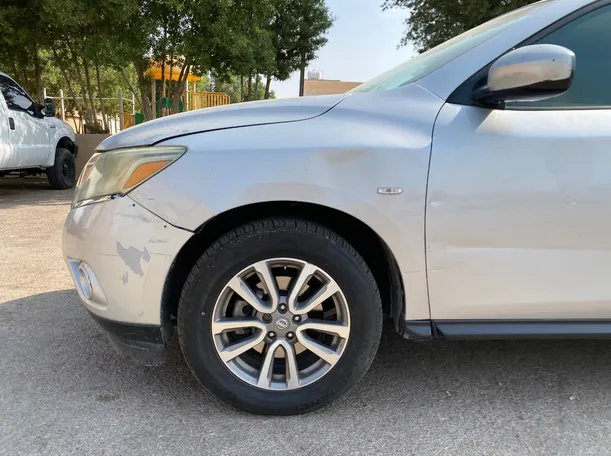 Car image 9