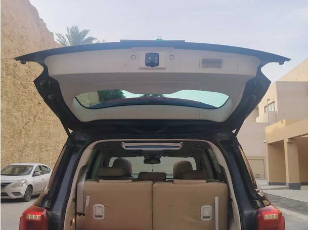Car image 26