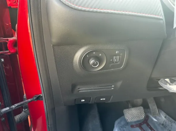 Car image 24