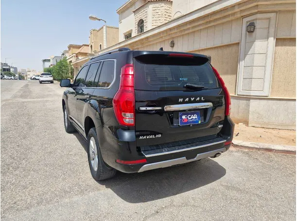 Car image 7