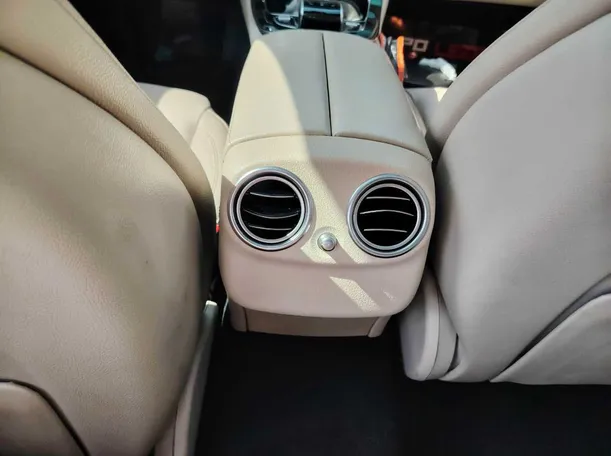 Car image 36