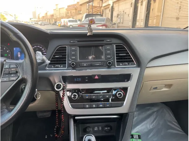 Car image 20