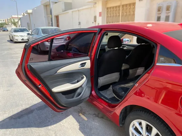 Car image 11