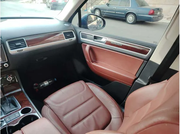 Car image 35
