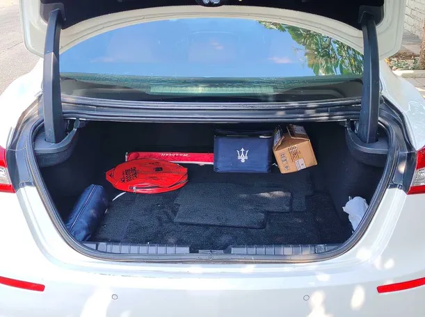 Car image 26