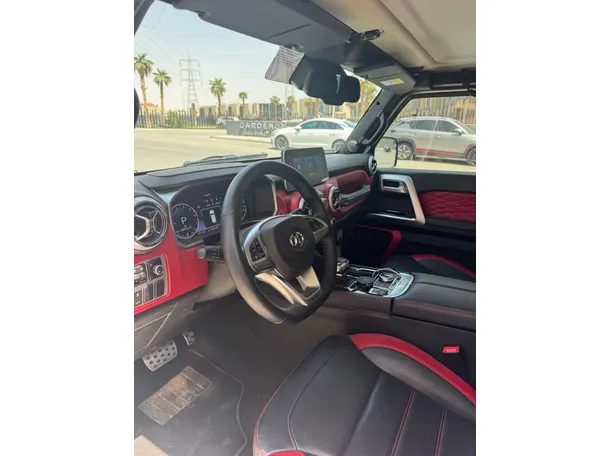 Car image 12
