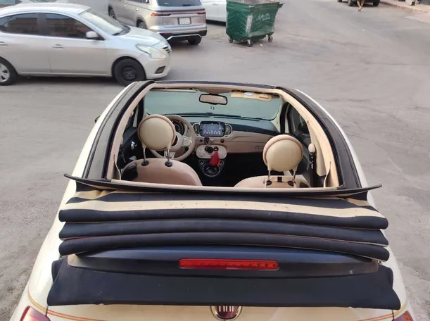 Car image 15