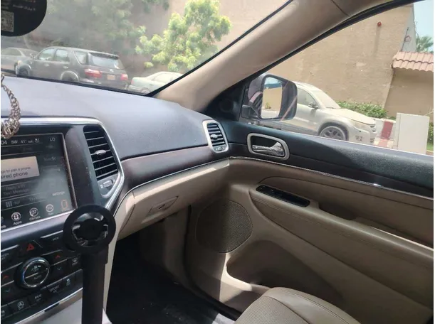 Car image 39