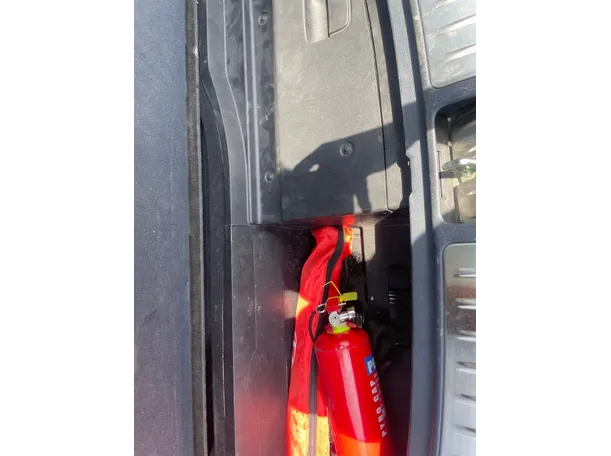 Car image 25