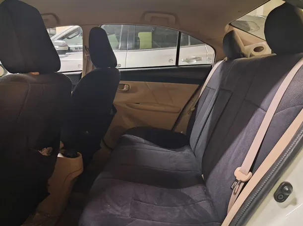 Car image 12