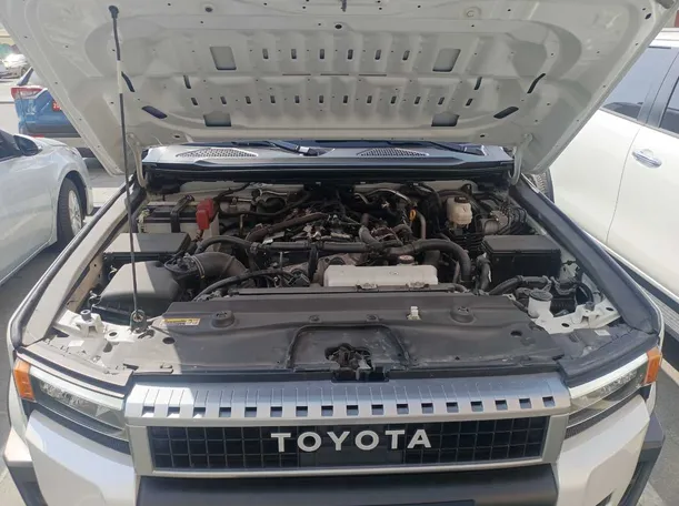 Car image 25