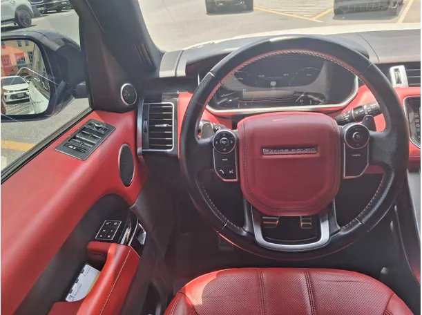 Car image 13