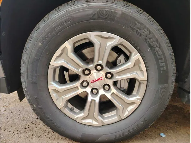 Car image 10