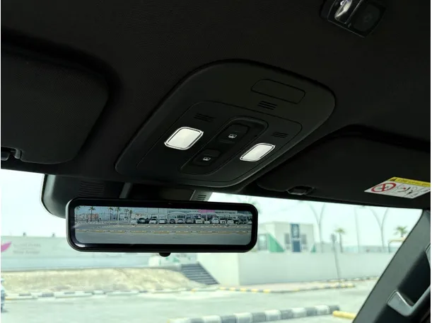 Car image 30