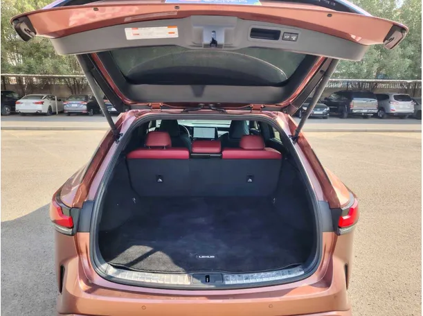 Car image 23