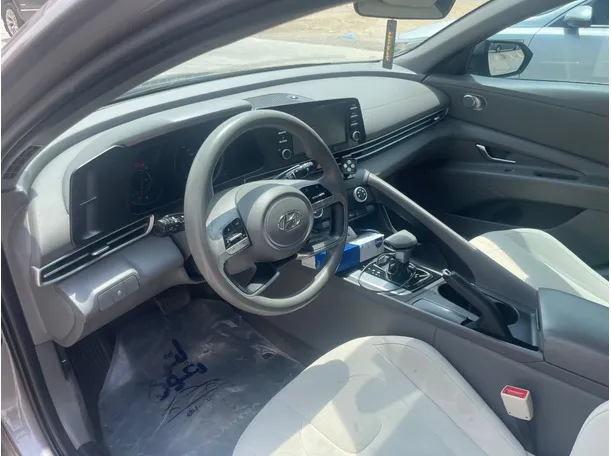 Car image 13