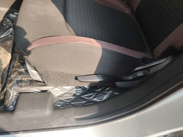 Car image 38