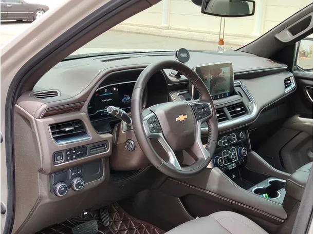 Car image 13