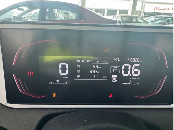 Car image 14