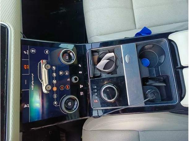 Car image 21