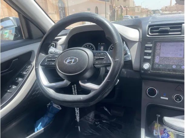 Car image 19