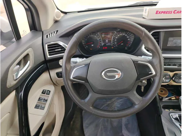 Car image 16