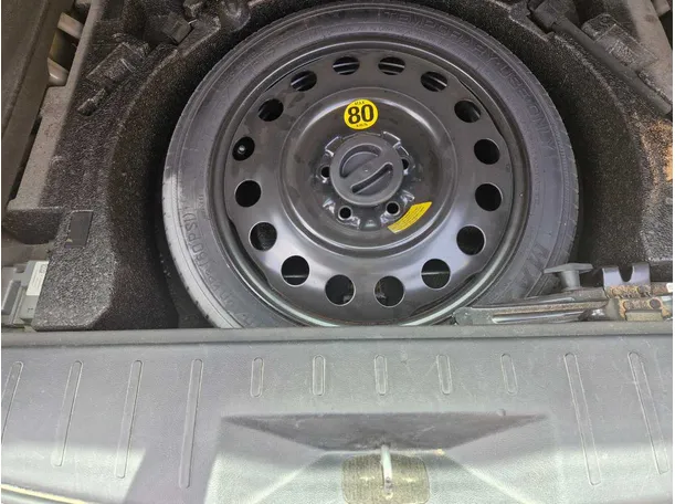 Car image 23