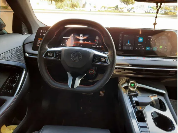 Car image 13