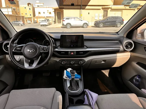 Car image 15