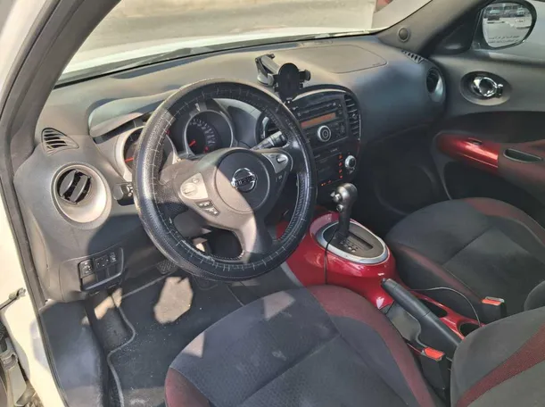 Car image 11