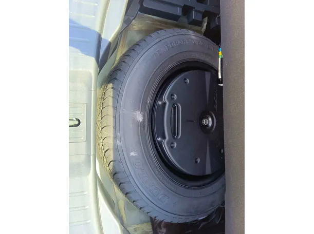 Car image 36